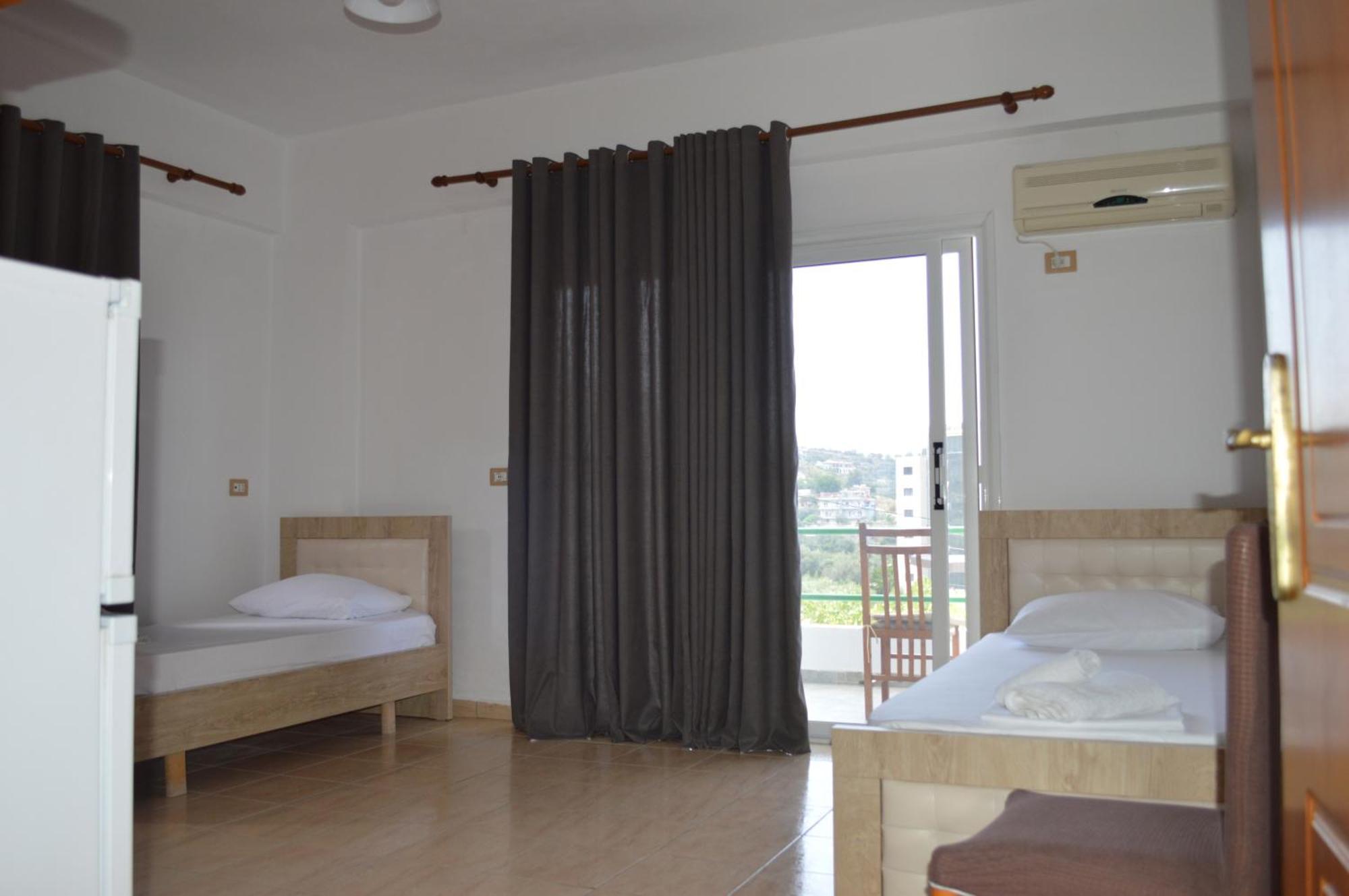 Velco Bb Himara Bed & Breakfast Exterior photo
