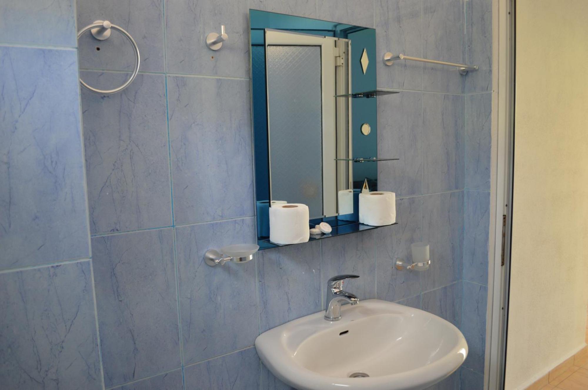 Velco Bb Himara Bed & Breakfast Exterior photo