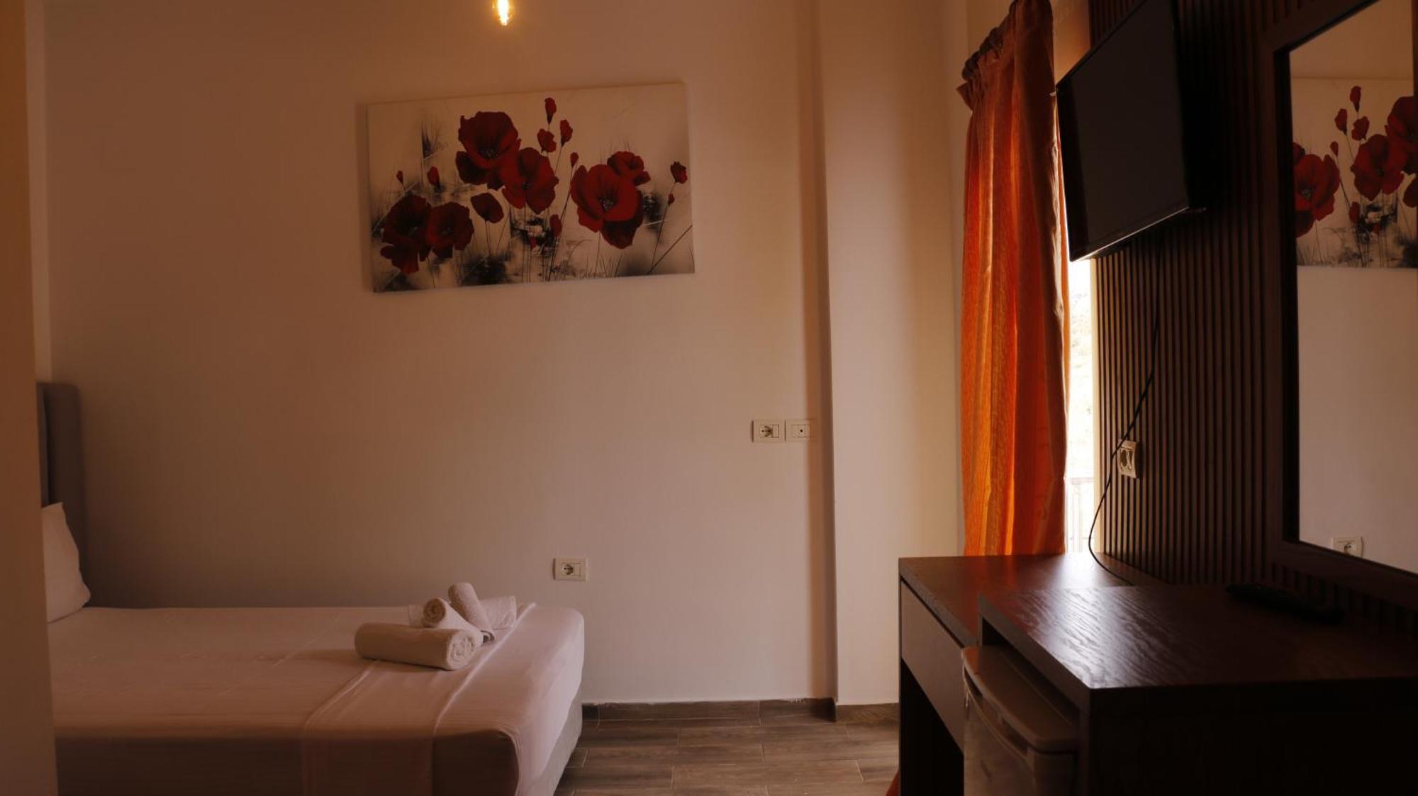 Velco Bb Himara Bed & Breakfast Exterior photo