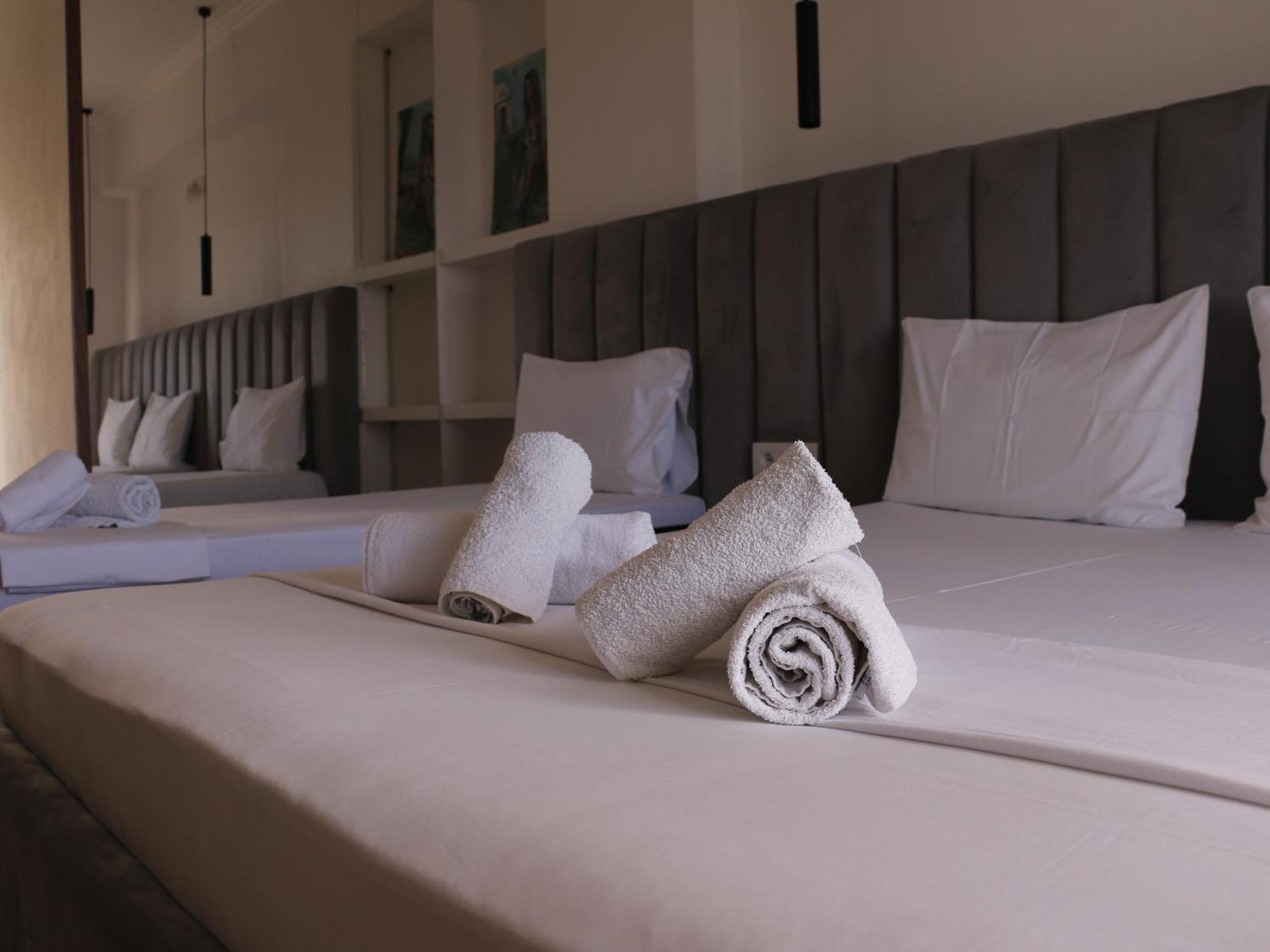 Velco Bb Himara Bed & Breakfast Exterior photo